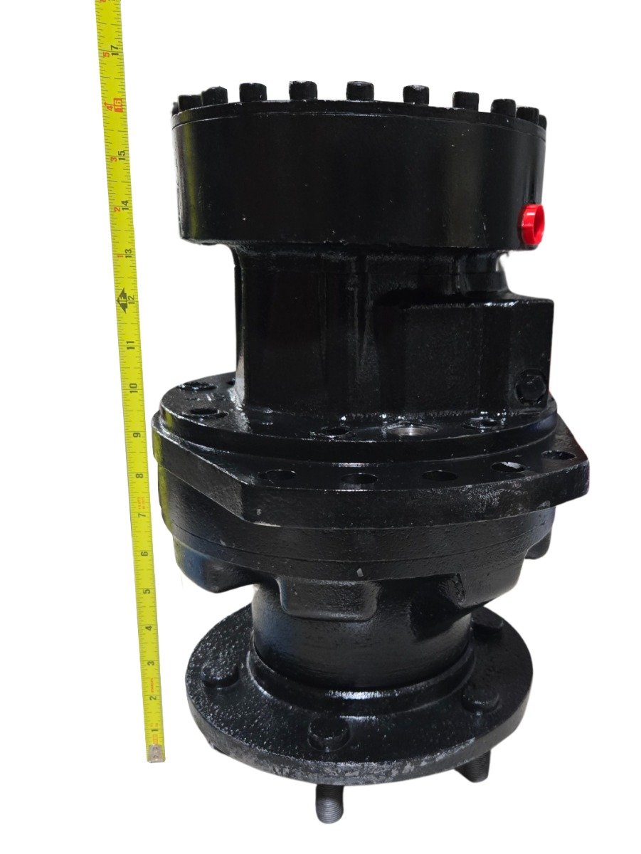 LPS Reman - Long Nose Final Drive Motor w/ Speed Sensor to Replace Bobcat® OEM 6690156