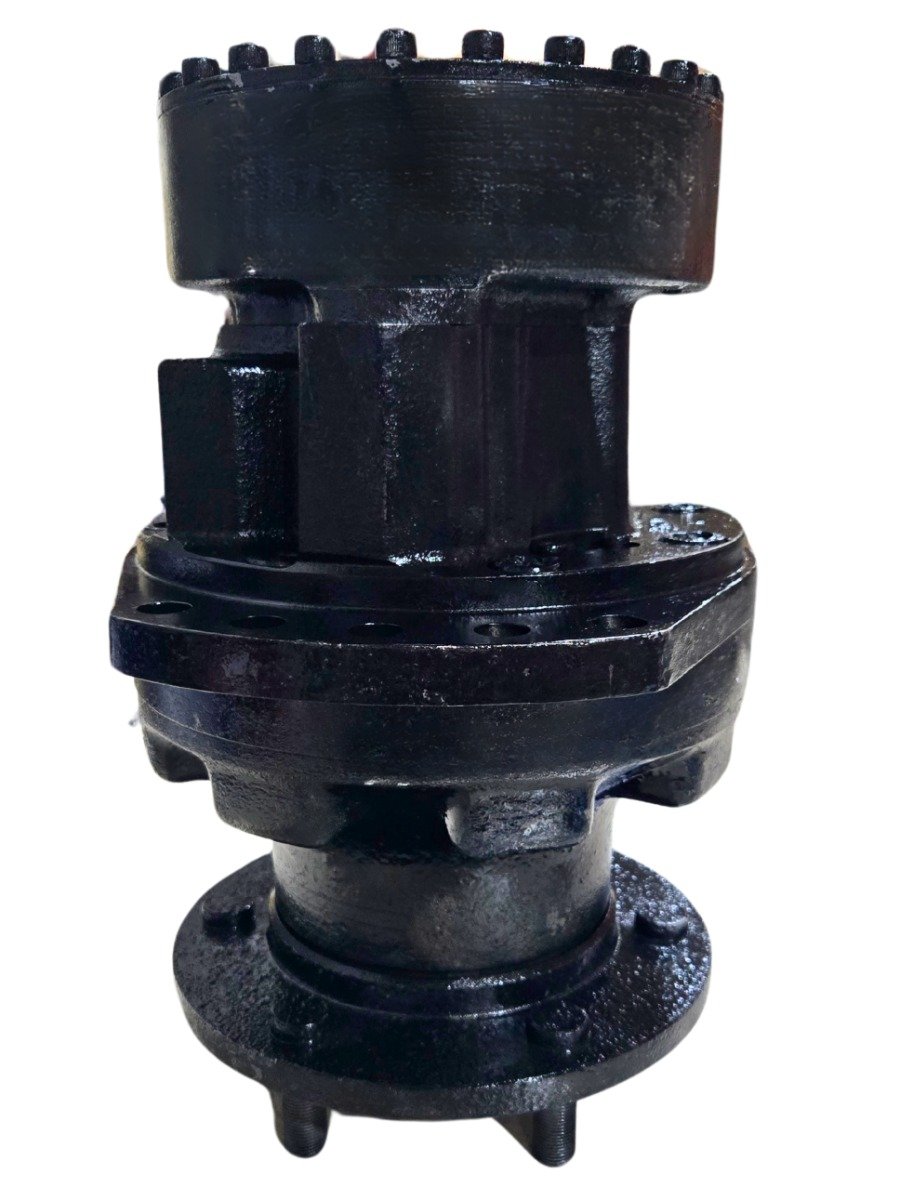 LPS Reman - Long Nose Final Drive Motor w/ Speed Sensor to Replace Bobcat® OEM 6690156